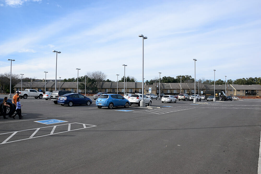 https://generalcontractor.com/wp-content/uploads/2023/09/arboretum-village-01-447.jpg