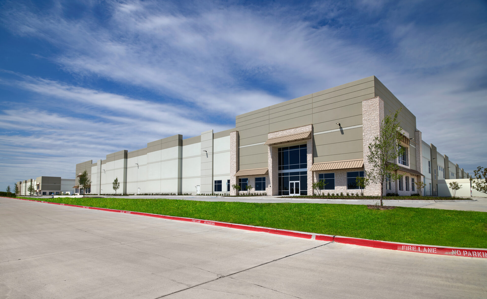 https://generalcontractor.com/wp-content/uploads/2023/09/bmc300hwy80_0004.jpg