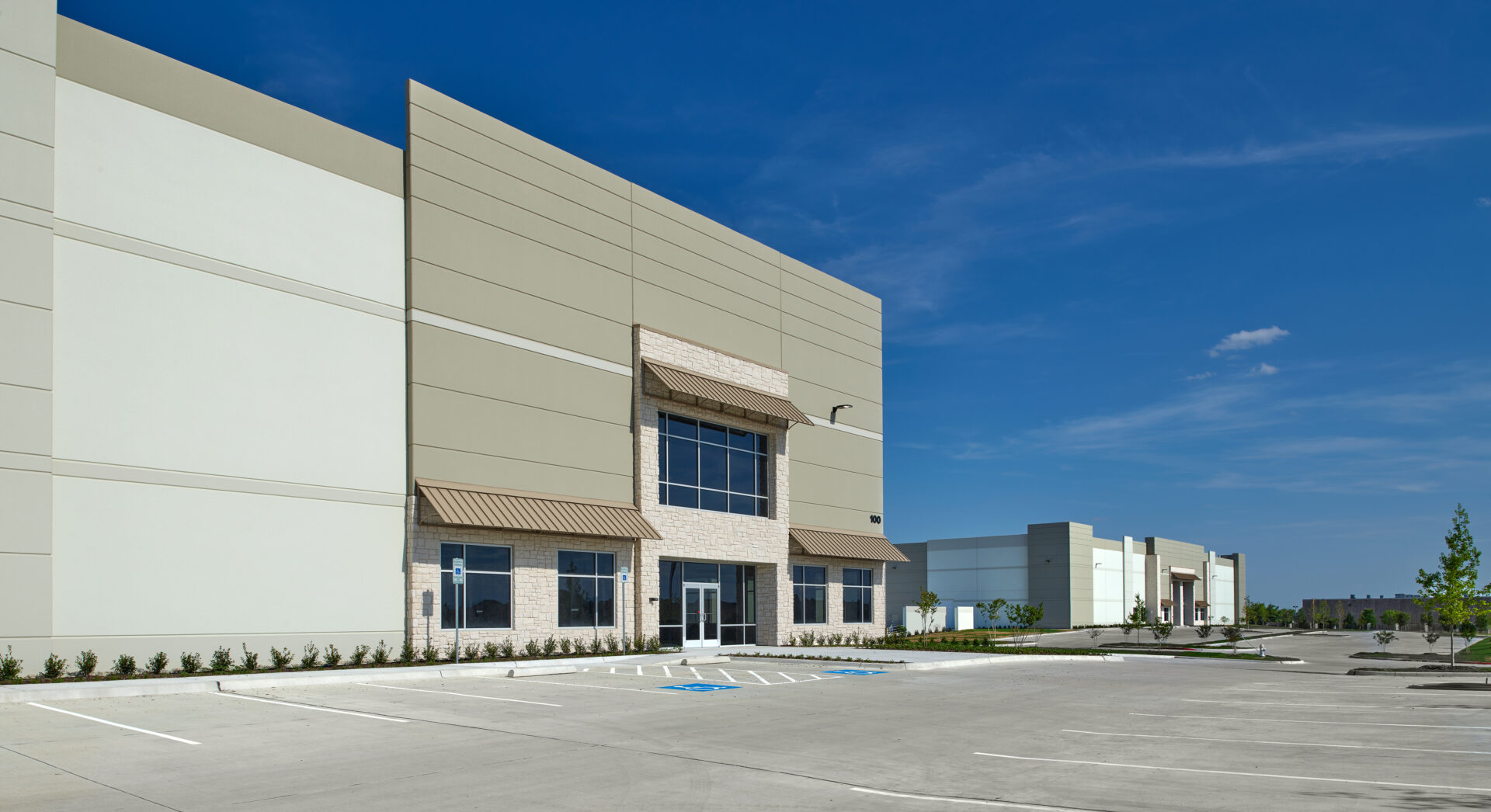 https://generalcontractor.com/wp-content/uploads/2023/09/bmc300hwy80_0004.jpg