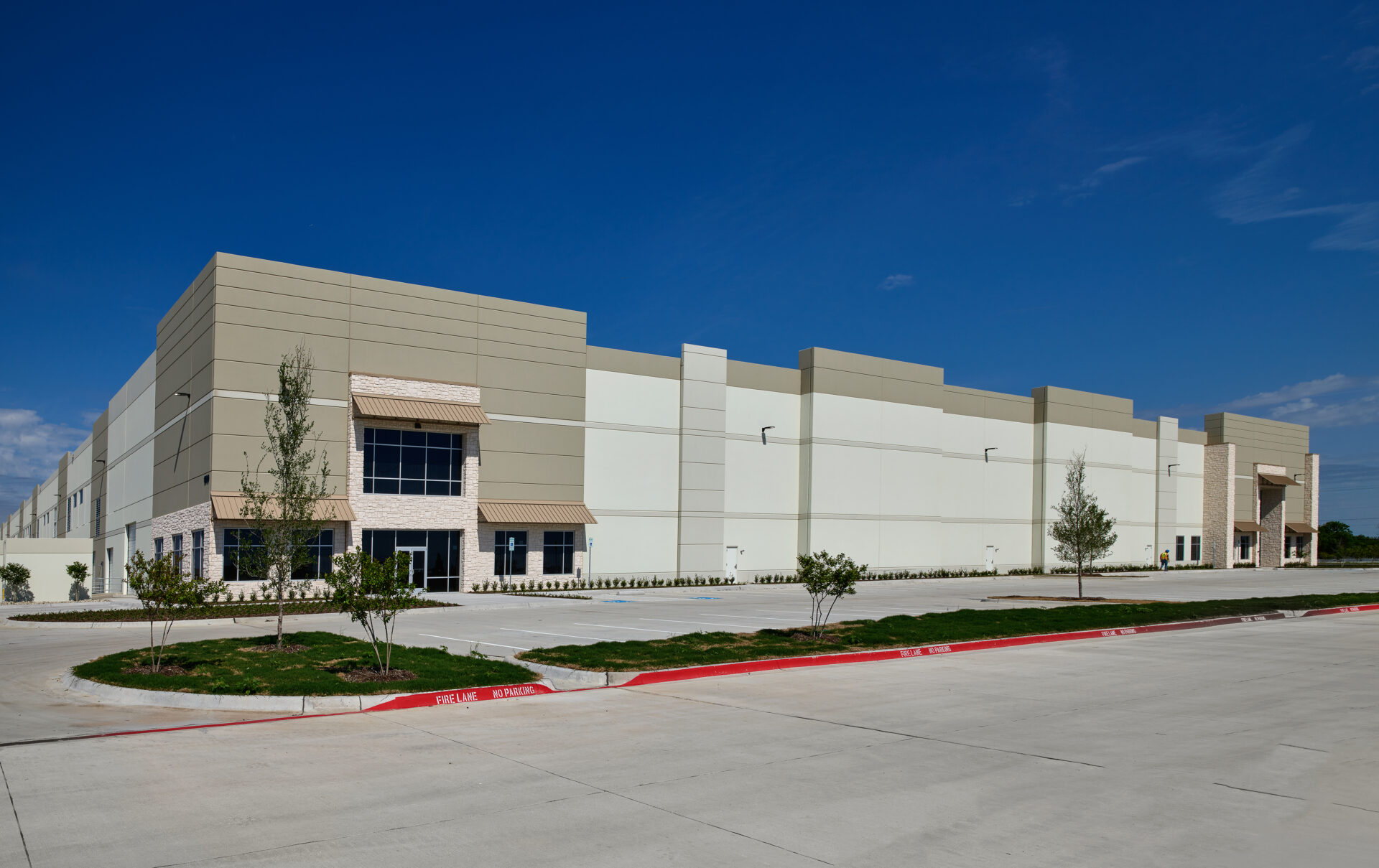 https://generalcontractor.com/wp-content/uploads/2023/09/bmc300hwy80_0004.jpg