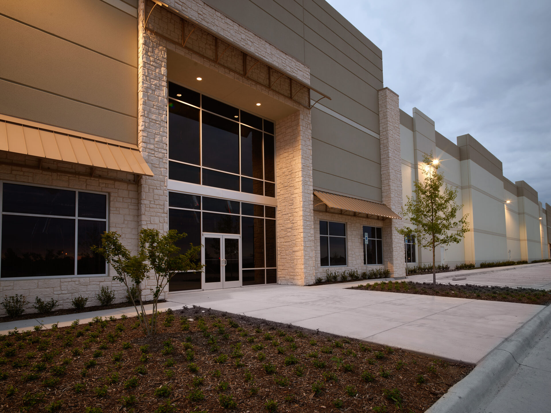 https://generalcontractor.com/wp-content/uploads/2023/09/bmc300hwy80_0004.jpg