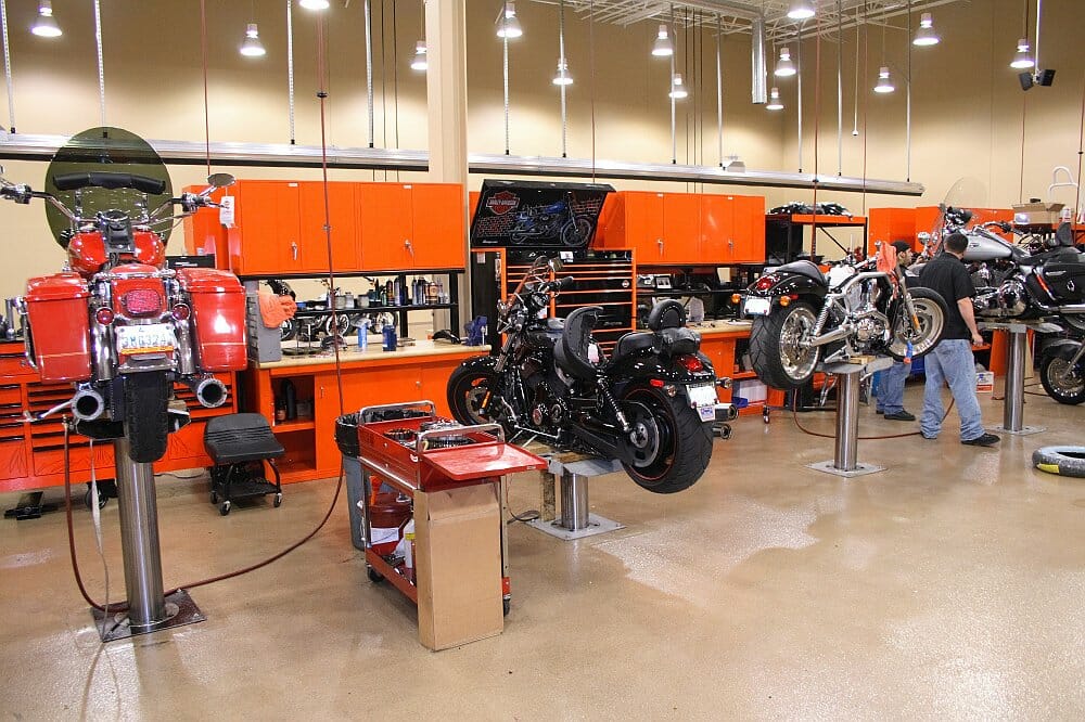 https://generalcontractor.com/wp-content/uploads/2023/09/harley-davidson-north-texas-dealership-004-549.jpg