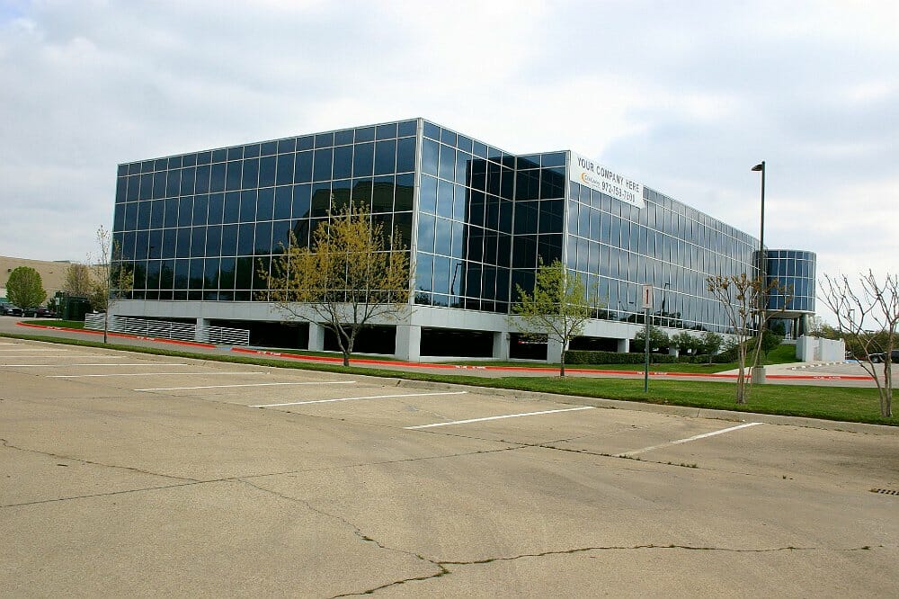 https://generalcontractor.com/wp-content/uploads/2023/09/lakepoint-office-building-001-1000.jpg