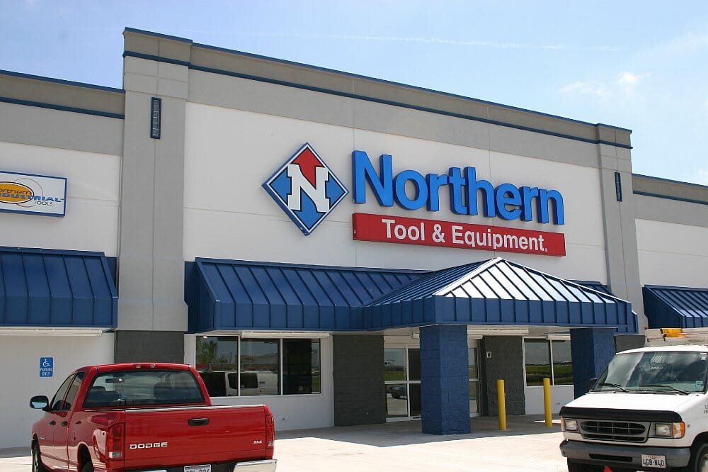 https://generalcontractor.com/wp-content/uploads/2023/09/northern-tool-equipment-grand-prairie-001-1000.jpg