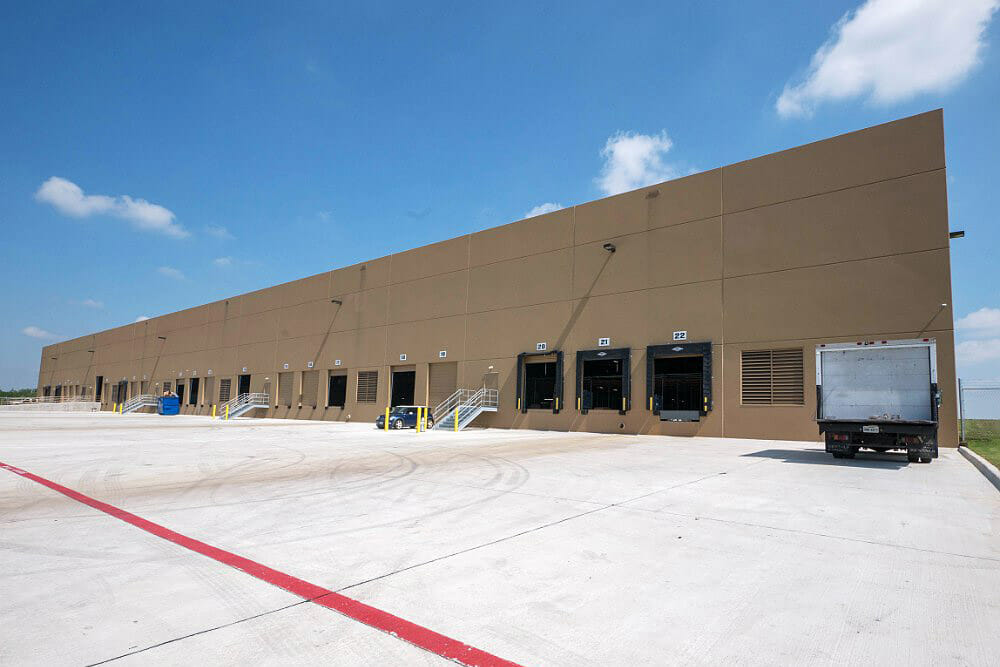 https://generalcontractor.com/wp-content/uploads/2023/09/trybus-distribution-center-43-1000.jpg