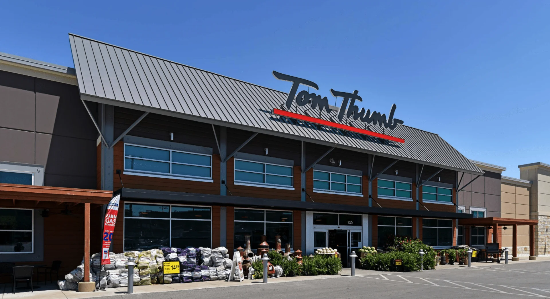 Tom Thumb Building