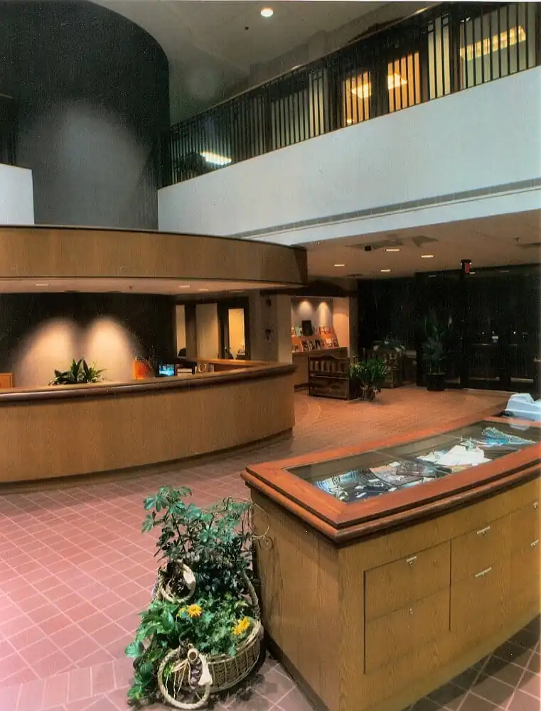 https://generalcontractor.com/wp-content/uploads/2023/09/apha-headquarters-office-01-1000.jpg