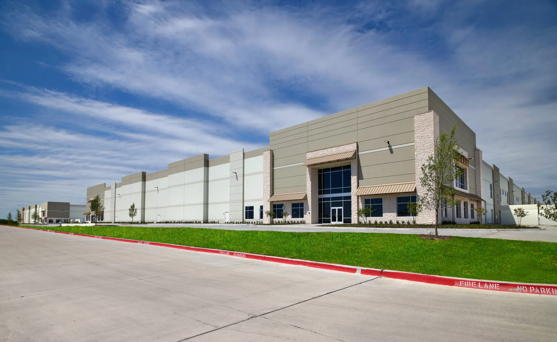 https://generalcontractor.com/wp-content/uploads/2023/09/bmc300hwy80_0004.jpg