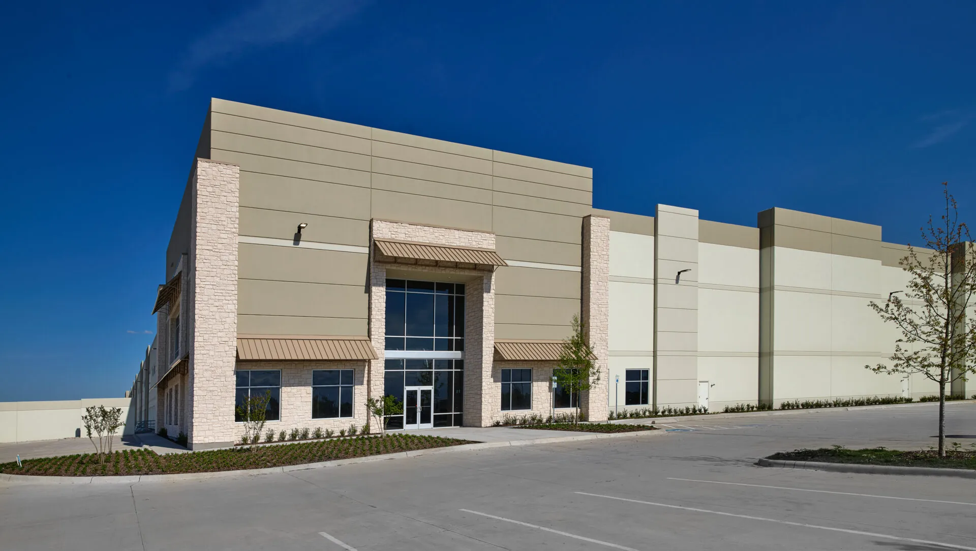 https://generalcontractor.com/wp-content/uploads/2023/09/bmc300hwy80_0004.jpg