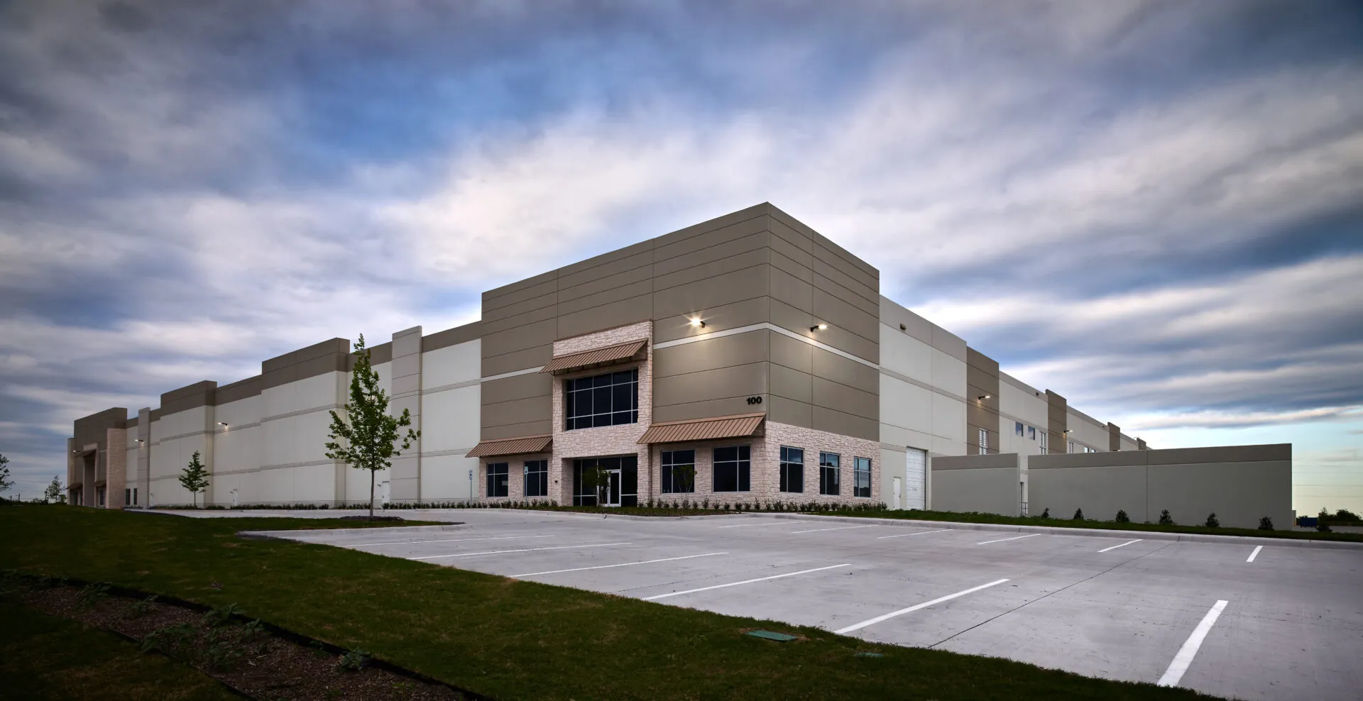https://generalcontractor.com/wp-content/uploads/2023/09/bmc300hwy80_0004.jpg