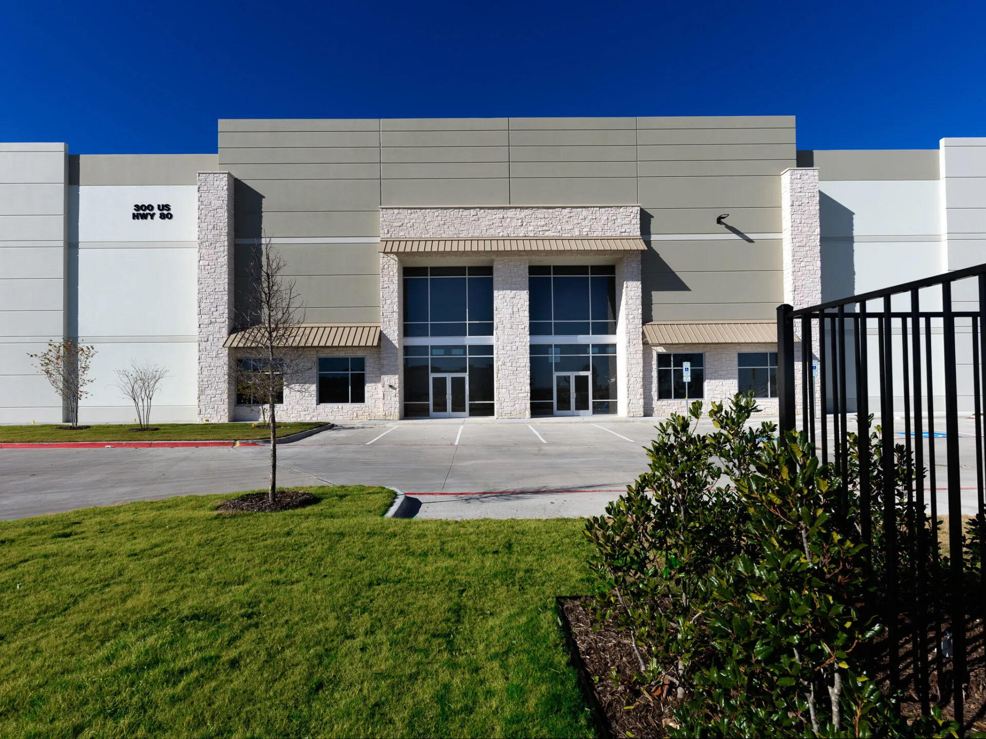 https://generalcontractor.com/wp-content/uploads/2023/09/bmc300hwy80_0331.jpg