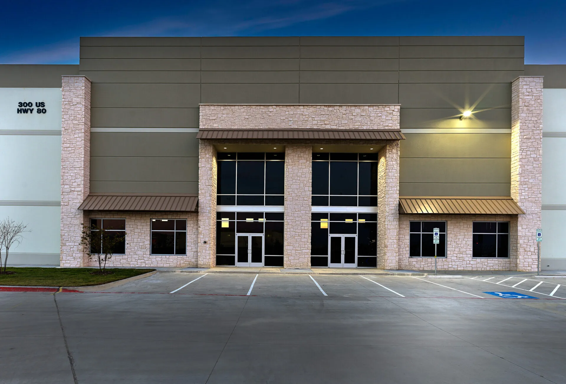 https://generalcontractor.com/wp-content/uploads/2023/09/bmc300hwy80_0331.jpg