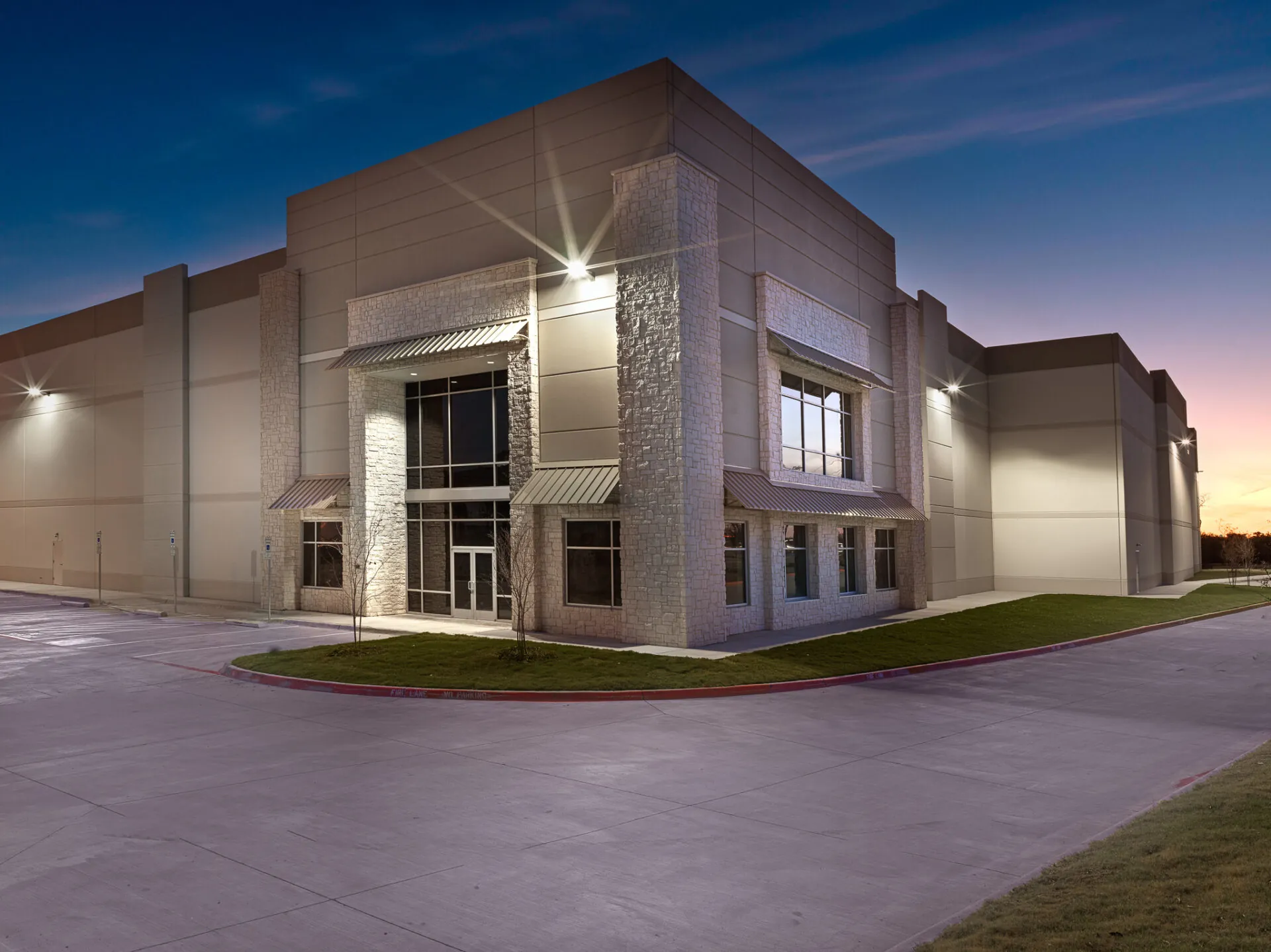 https://generalcontractor.com/wp-content/uploads/2023/09/bmc300hwy80_0331.jpg