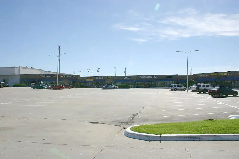 https://generalcontractor.com/wp-content/uploads/2023/09/briarwyck-shopping-center-001-1000.jpg