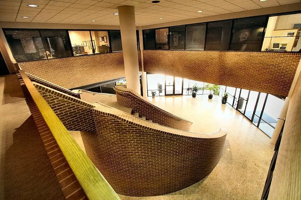 https://generalcontractor.com/wp-content/uploads/2023/09/brookside-office-building-003-1000.jpg