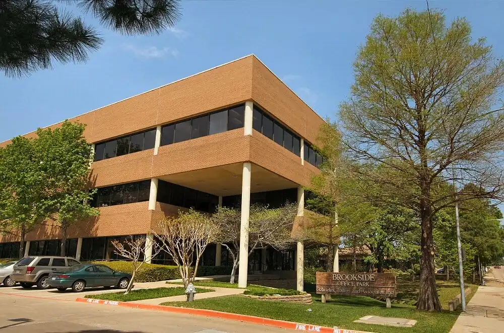 https://generalcontractor.com/wp-content/uploads/2023/09/brookside-office-building-003-1000.jpg