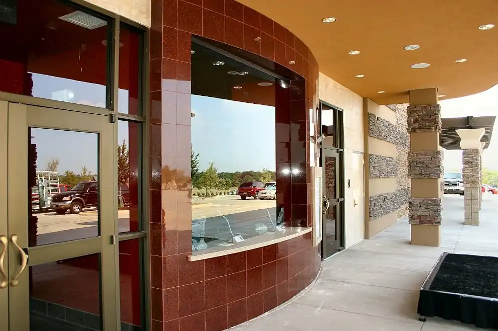 https://generalcontractor.com/wp-content/uploads/2023/09/cinemark-12-theater-002-1000.jpg