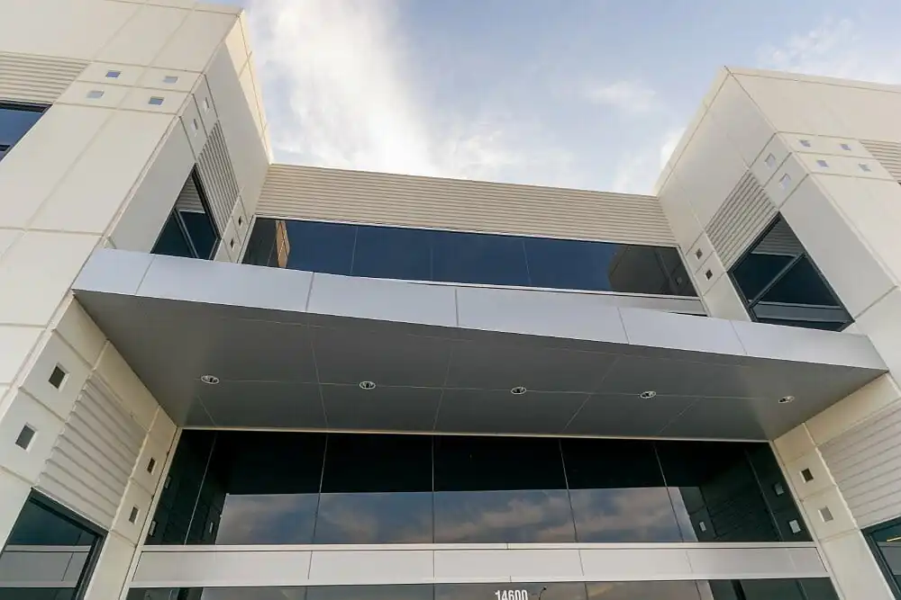 https://generalcontractor.com/wp-content/uploads/2023/09/galderma-office-building-01-1000.jpg