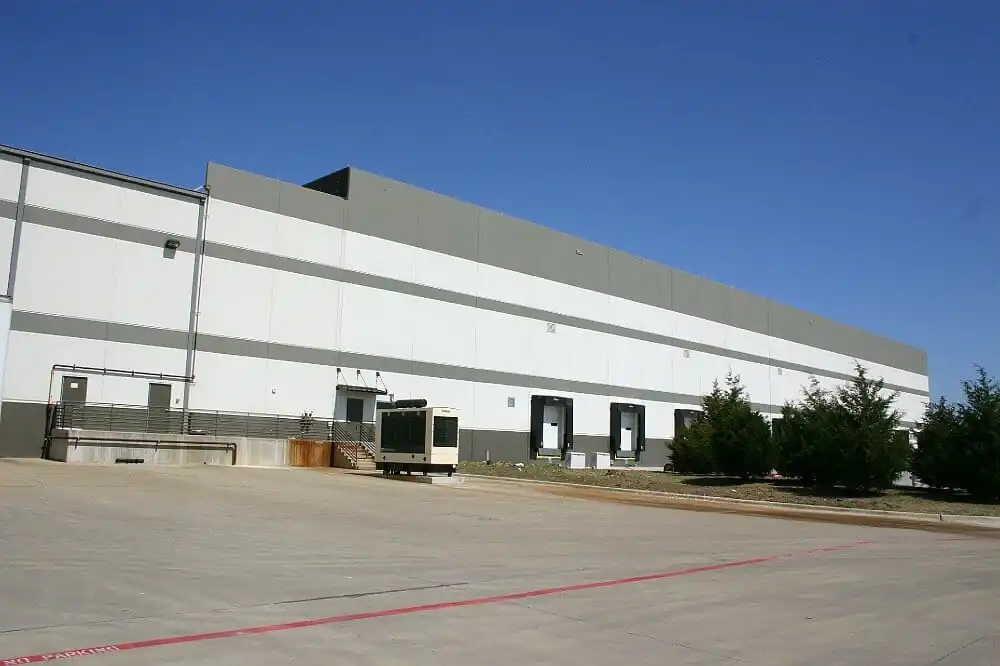 https://generalcontractor.com/wp-content/uploads/2023/09/iris-usa-warehouse-005-1000.jpg