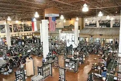 https://generalcontractor.com/wp-content/uploads/2023/09/longhorn-harley-davidson-dealership-017-1000.jpg