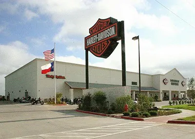 https://generalcontractor.com/wp-content/uploads/2023/09/longhorn-harley-davidson-dealership-017-1000.jpg