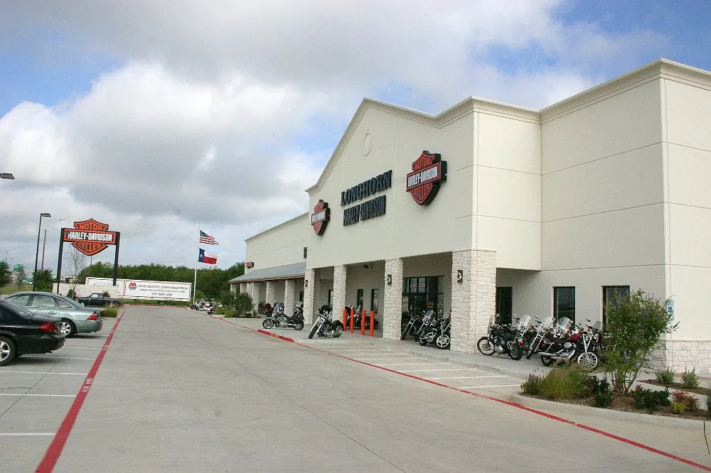 https://generalcontractor.com/wp-content/uploads/2023/09/longhorn-harley-davidson-dealership-017-1000.jpg