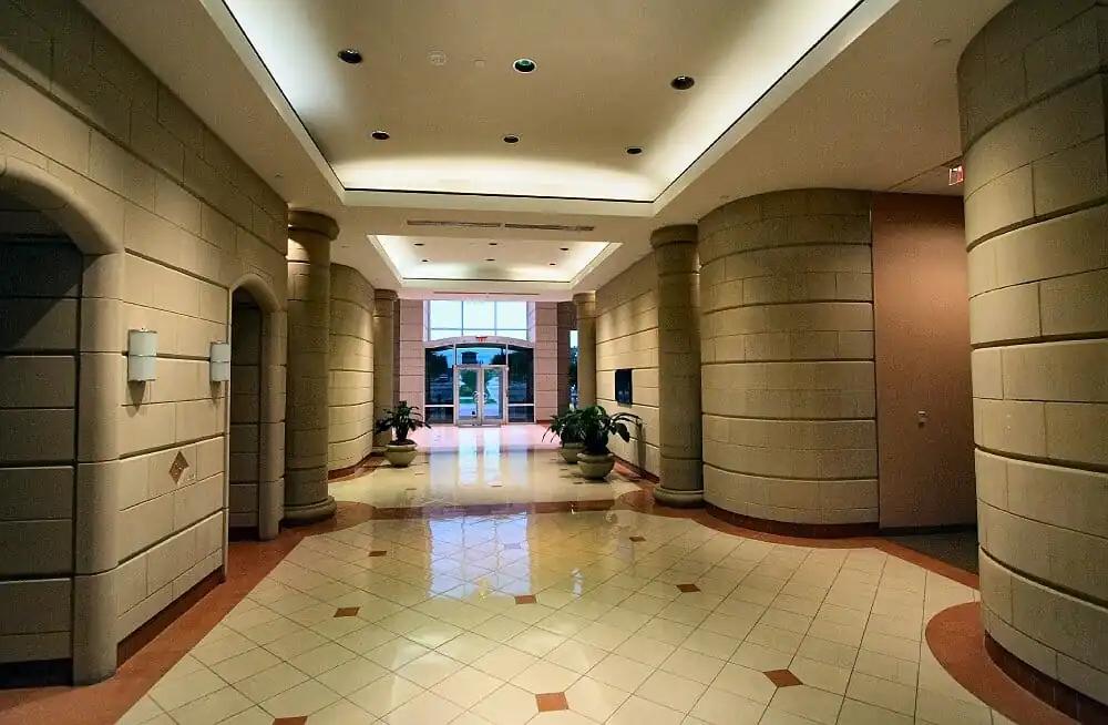 https://generalcontractor.com/wp-content/uploads/2023/09/mercantile-three-story-office-building-047-1000.jpg