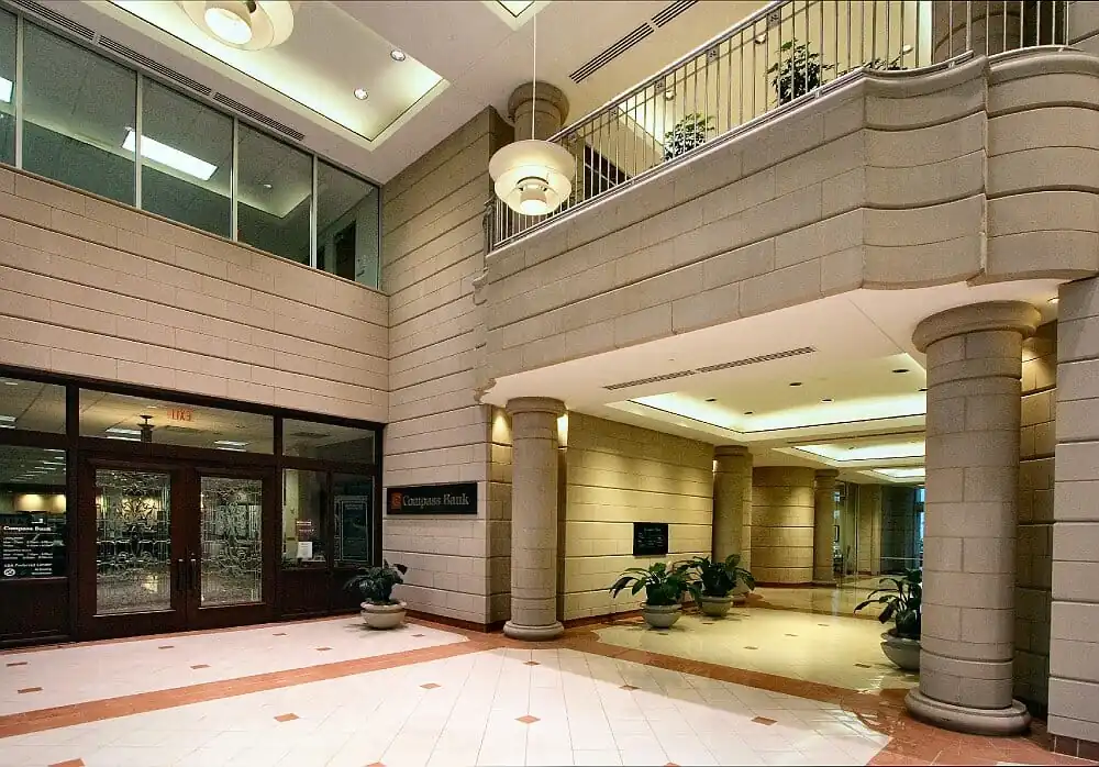 https://generalcontractor.com/wp-content/uploads/2023/09/mercantile-three-story-office-building-047-1000.jpg
