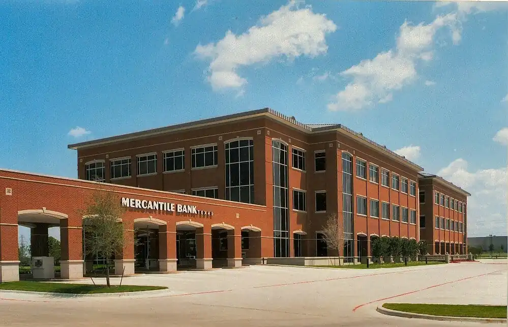 https://generalcontractor.com/wp-content/uploads/2023/09/mercantile-three-story-office-building-047-1000.jpg