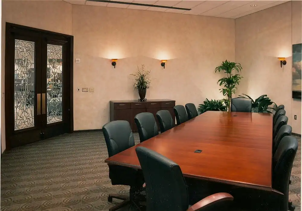 https://generalcontractor.com/wp-content/uploads/2023/09/mercantile-three-story-office-building-047-1000.jpg