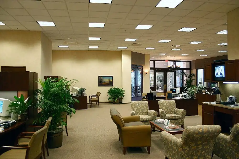 https://generalcontractor.com/wp-content/uploads/2023/09/mercantile-three-story-office-building-047-1000.jpg