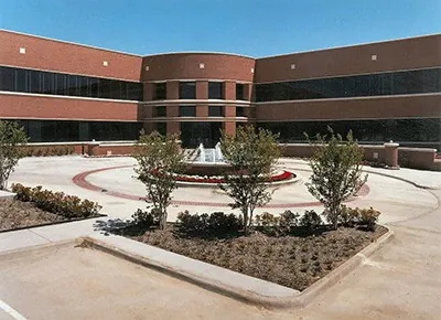 https://generalcontractor.com/wp-content/uploads/2023/09/offices-valley-ranch-001-1000.jpg